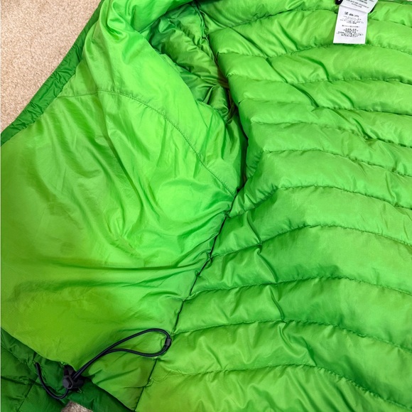 Patagonia Downfilled Women's Vibrant Green Puffer Coat size small - Picture 9 of 9
